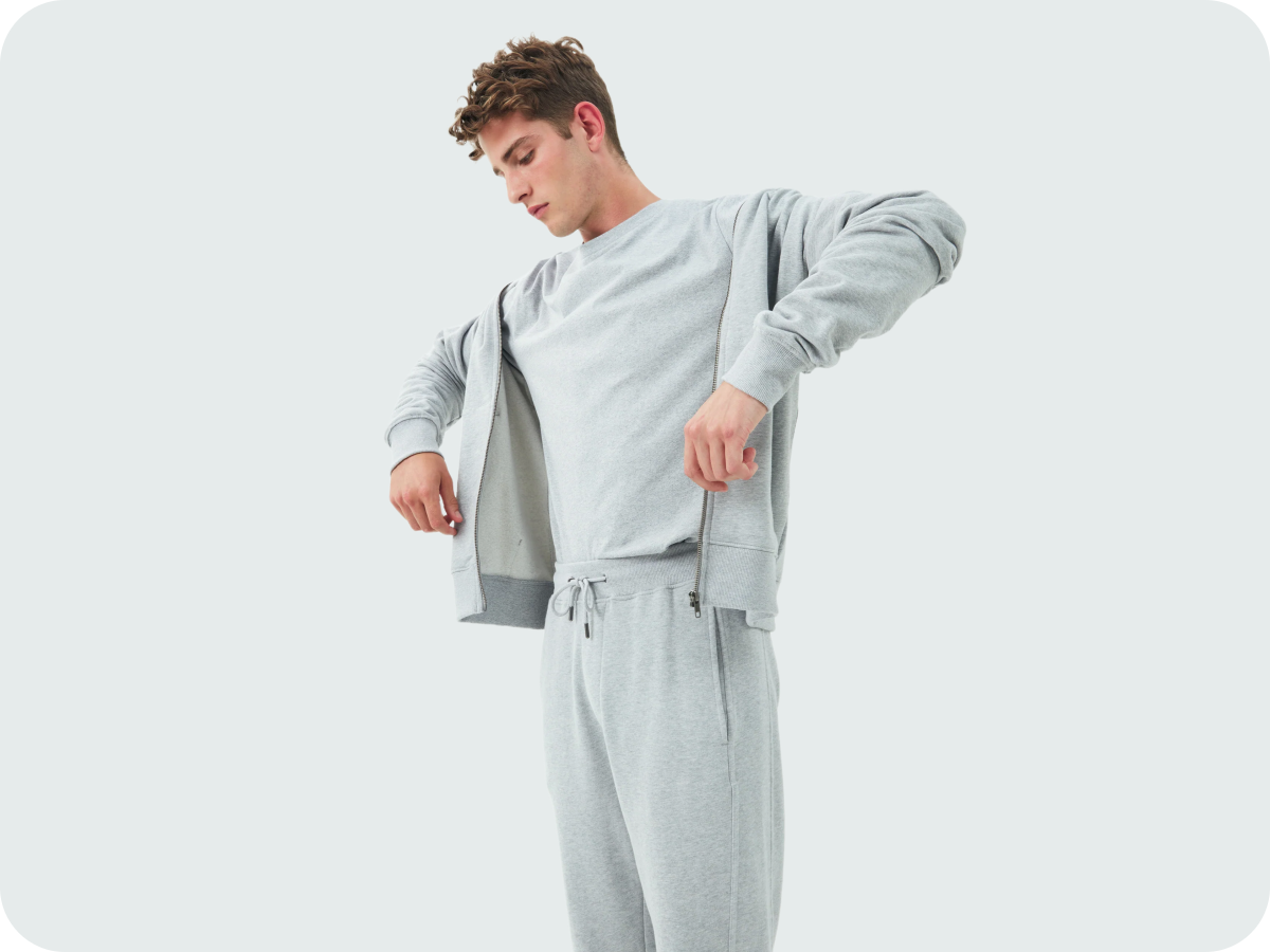 Comfortable organic cotton clothing with sweatpants, zipped hoodie and t-shirt
